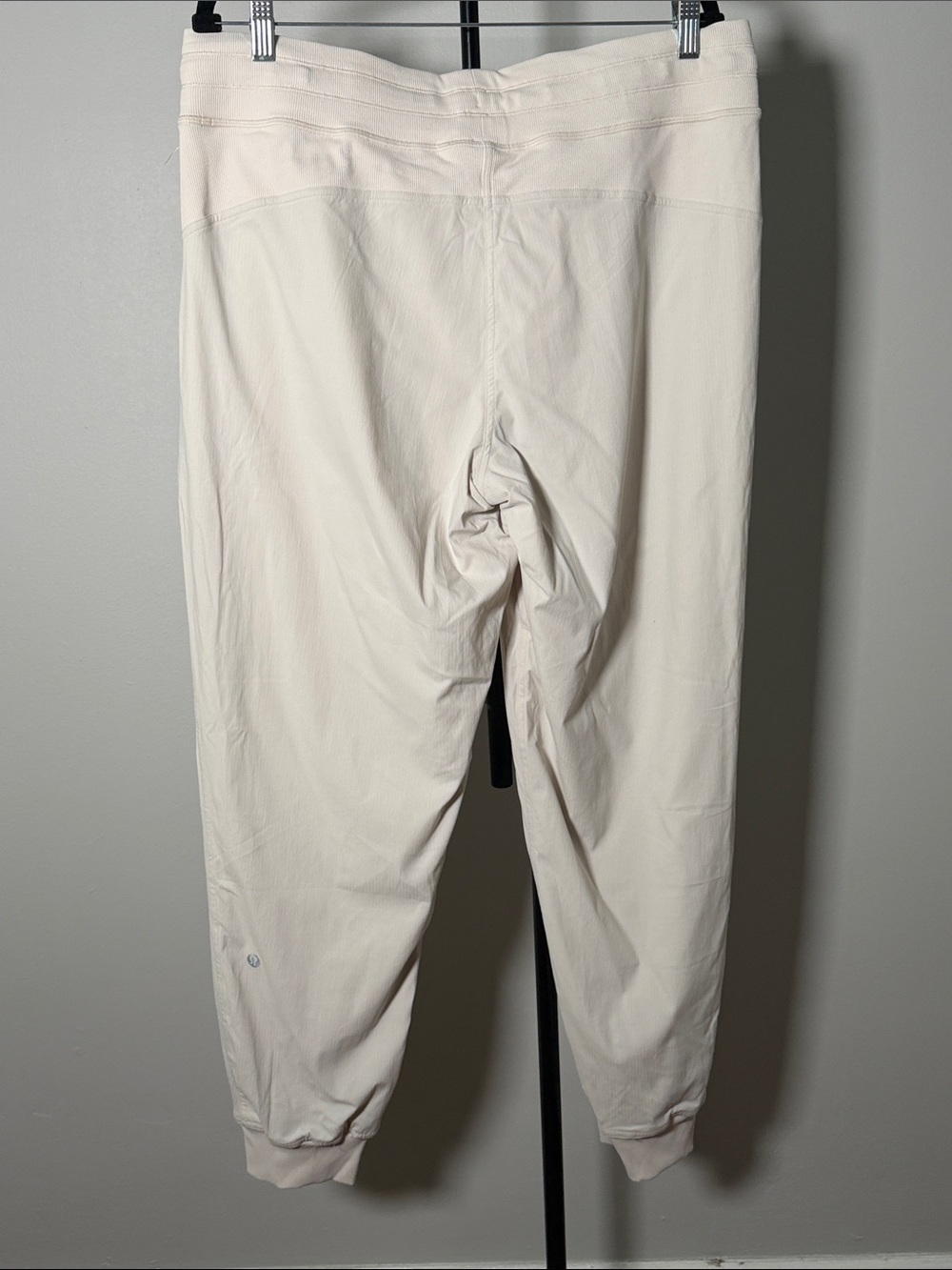 NWOT New Lululemon Dance Studio Mid-Rise Jogger *Full Length Bone - Picture 6 of 8